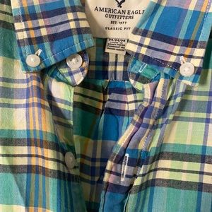 American eagle outfitter shirt size M